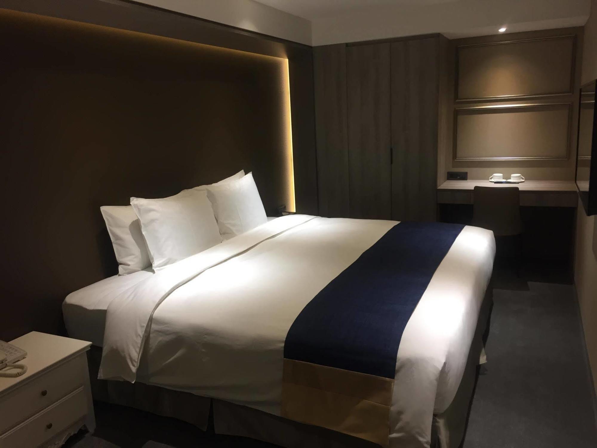 Green World Zhongxiao Тайбэй Экстерьер фото