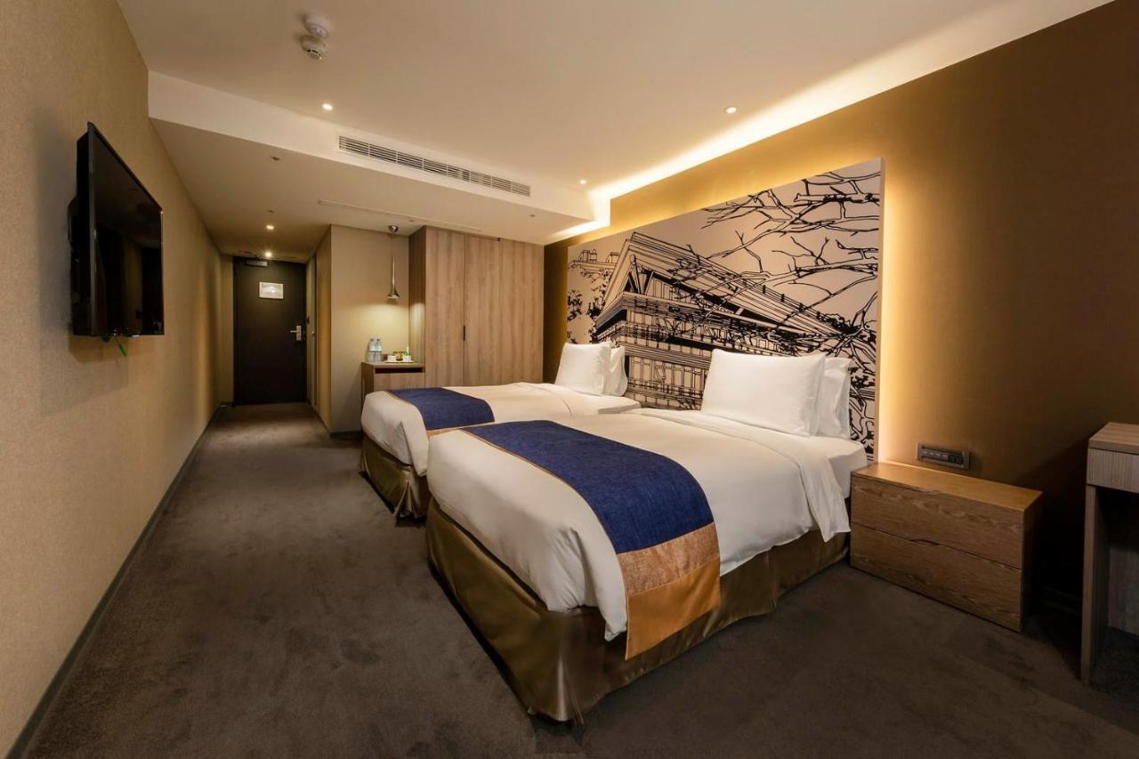 Green World Zhongxiao Тайбэй Экстерьер фото