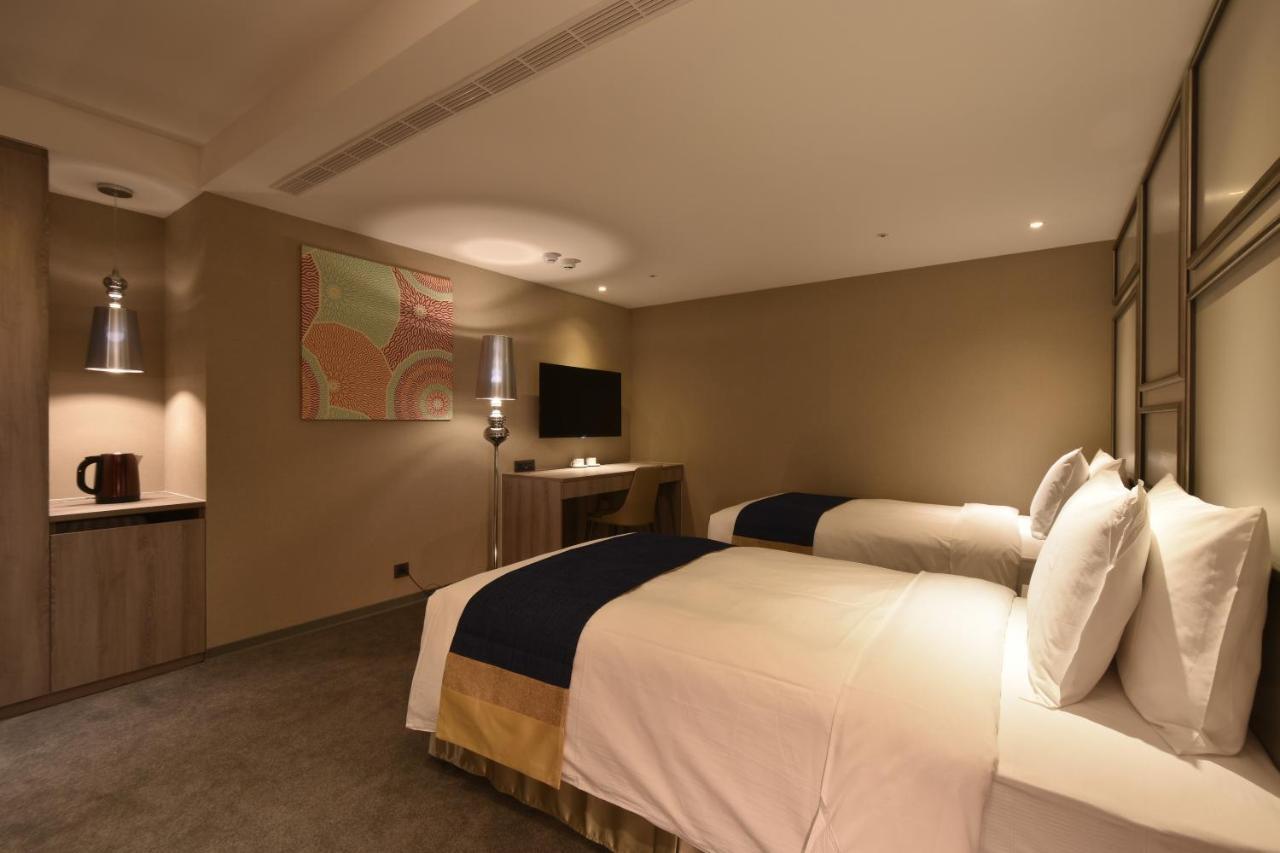 Green World Zhongxiao Тайбэй Экстерьер фото